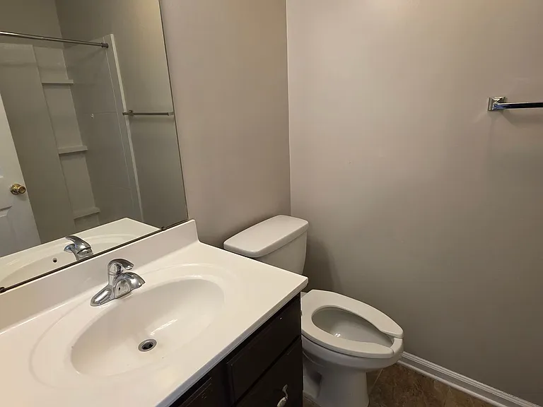 304 Woodbury Ln — Photo 20