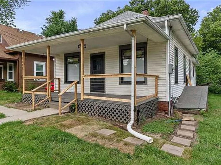1106 N Osage St — Photo 2
