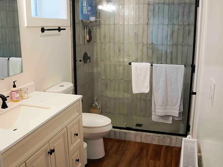 780 Forest St #D — Photo 5