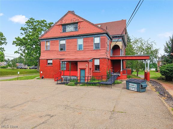 38th image of 1435 Market Ave N