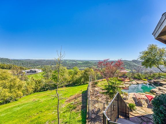 2nd image of 5161 Coyote Pass Rd