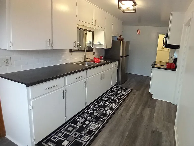 232 N Lake St SE #1 — Photo 11