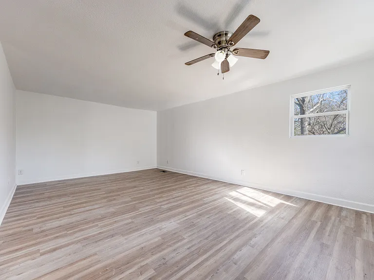 381 Hiland Acres Cir — Photo 5