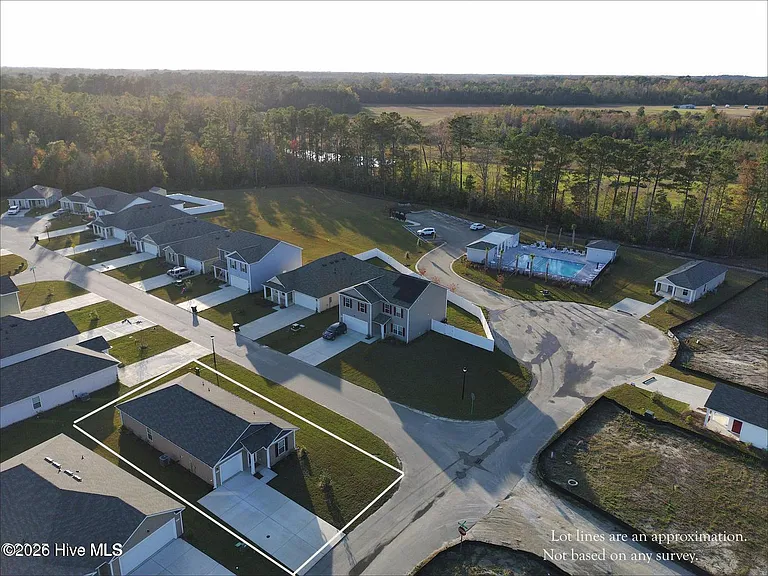 209 Ashworth Dr — Photo 2