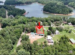 202 Knotty Pine Ct, Westminster, SC 29693