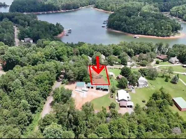 202 Knotty Pine Ct, Westminster, SC 29693