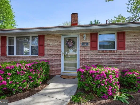 55 Robin Rd, Hershey, PA 17033