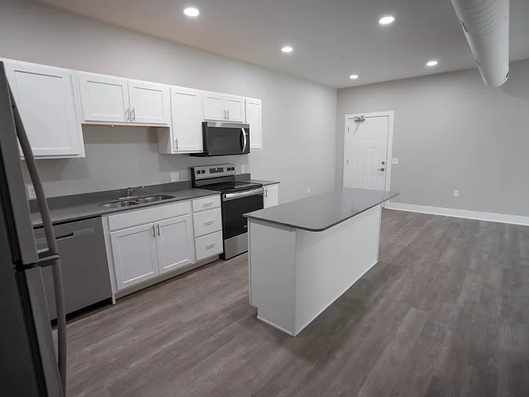 Riverbend Apartments — Photo 18