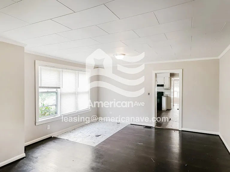 438547_004_living_room_12799190.jpg