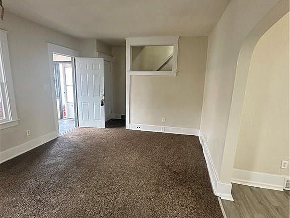 3rd image of 4028 Vermaas Ave