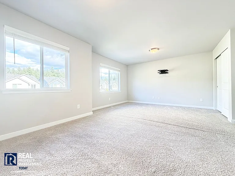 16156 8th Ave E — Photo 18