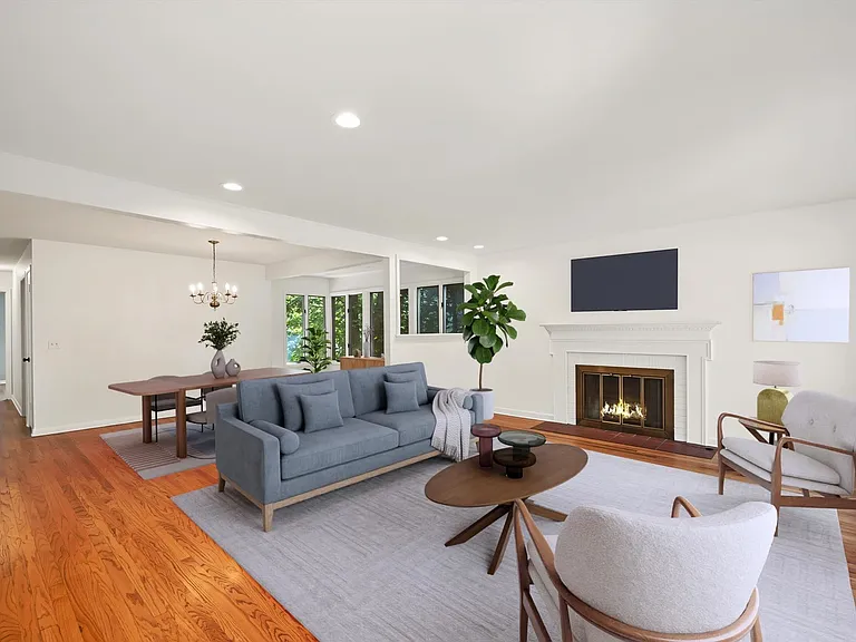673 N Park Blvd — Photo 5