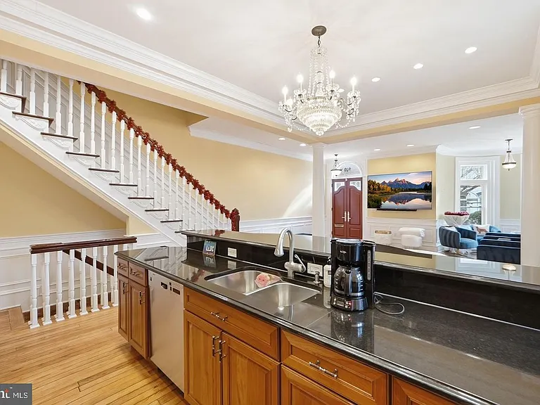 949 S St NW — Photo 9