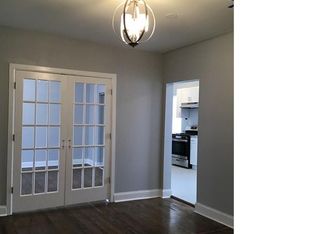 121 E 70th St, Chicago, IL 60637