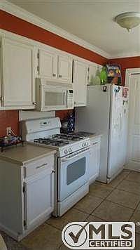 5th image of 221 Cynthia Cir