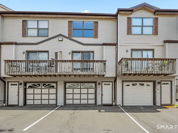 15 Crest Street #D26, West Haven, CT 06516