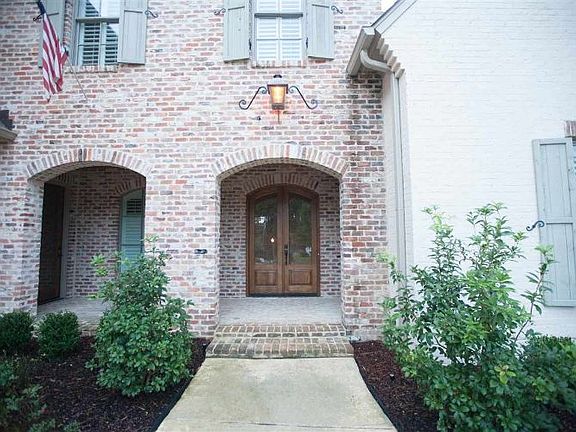 4th image of 284 Lake Village Dr