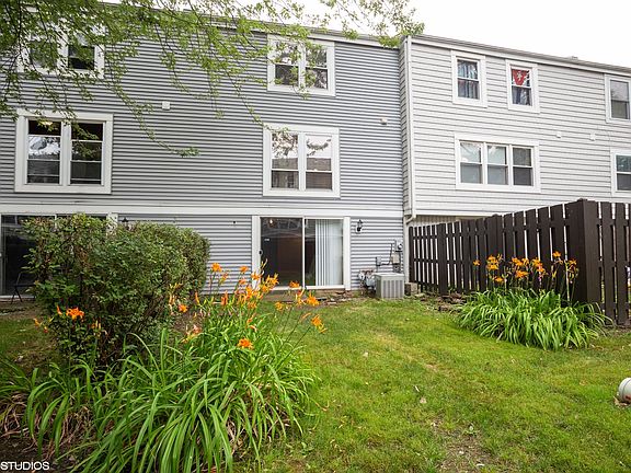 2nd image of 2223 Clifton Pl