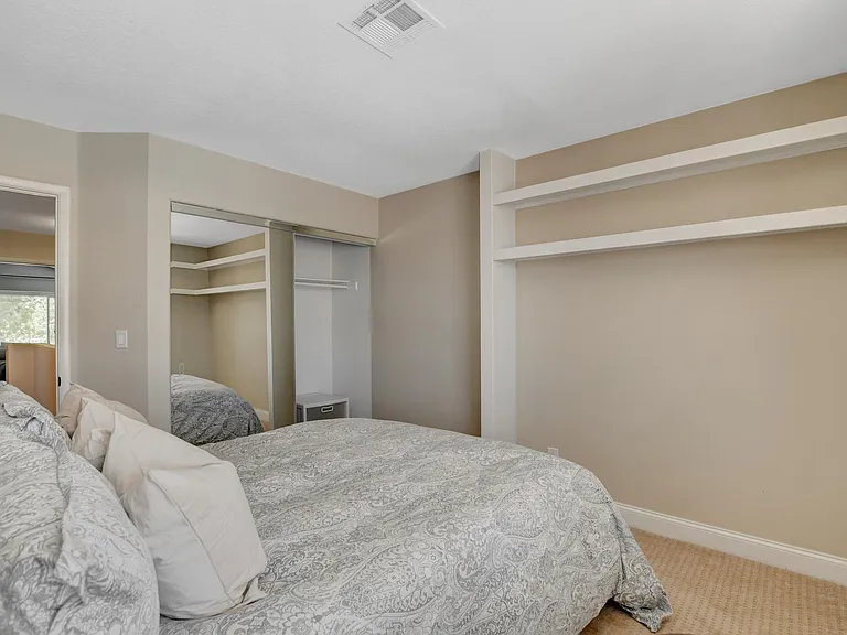 9205 Sandy Shores Dr — Photo 42