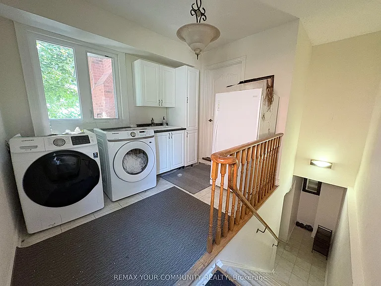 58 Kings Cross Ave #BASEMENT — Photo 11