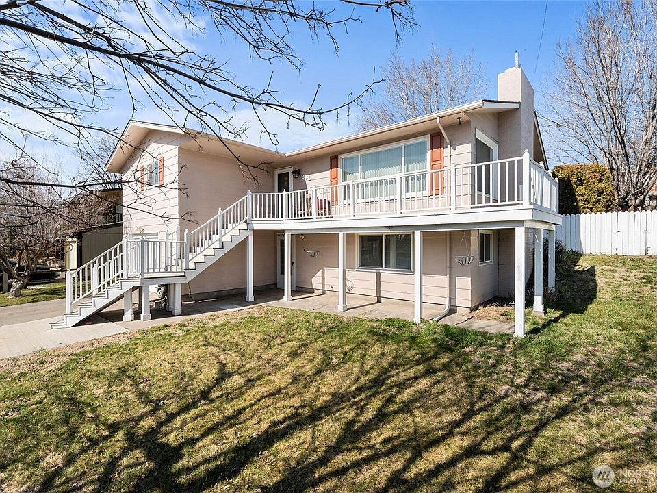 1st image of 231 SE Valley Dr