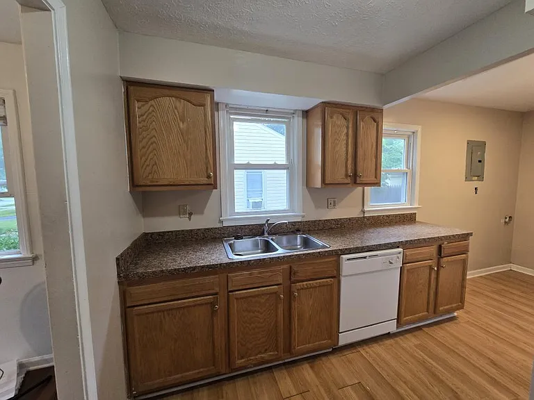 2553 Greenvale Rd — Photo 10