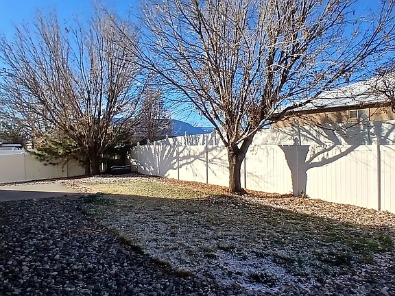 5th image of 643 1/2 Mount Julian Dr