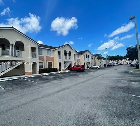 5th image of 1652 SE 28th St Unit 202