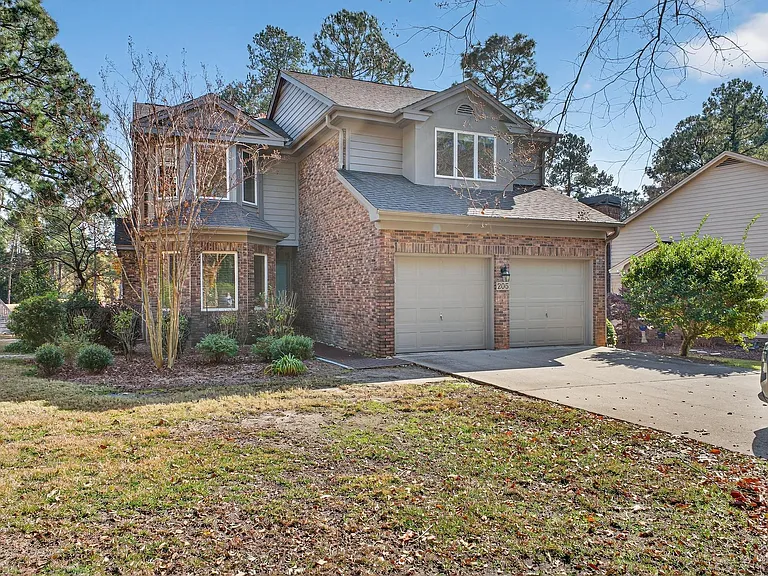 205 Club Villa Dr W — Photo 2
