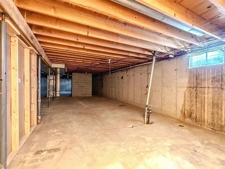 27018 N Highway 5 — Photo 28