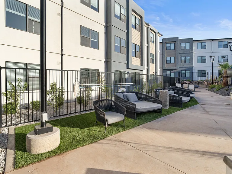 206 N Chapparell Dr #ID1504814P — Photo 34