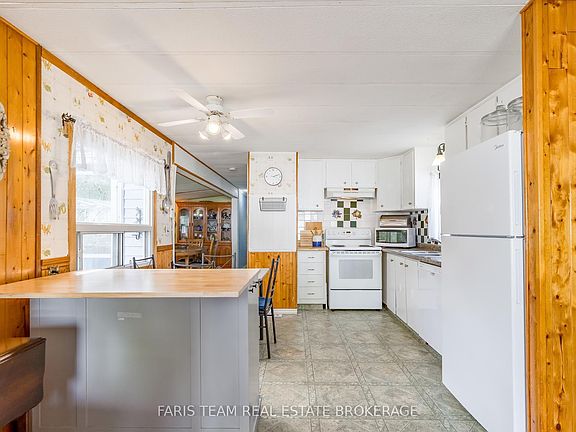 5th image of 4118 Ash Cres