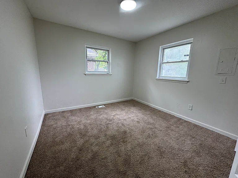 30247 Glenwood St — Photo 17