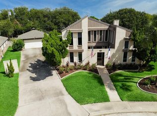 16 Colony Park Cir, Galveston, TX 77551