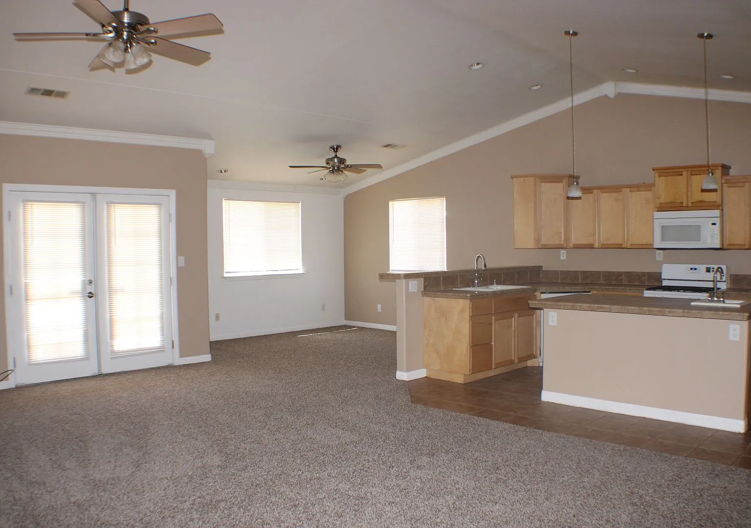 Charming 3-Bedroom Home with Fireplace, Spacious Backyard & Attached Garage in California City! — Photo 2
