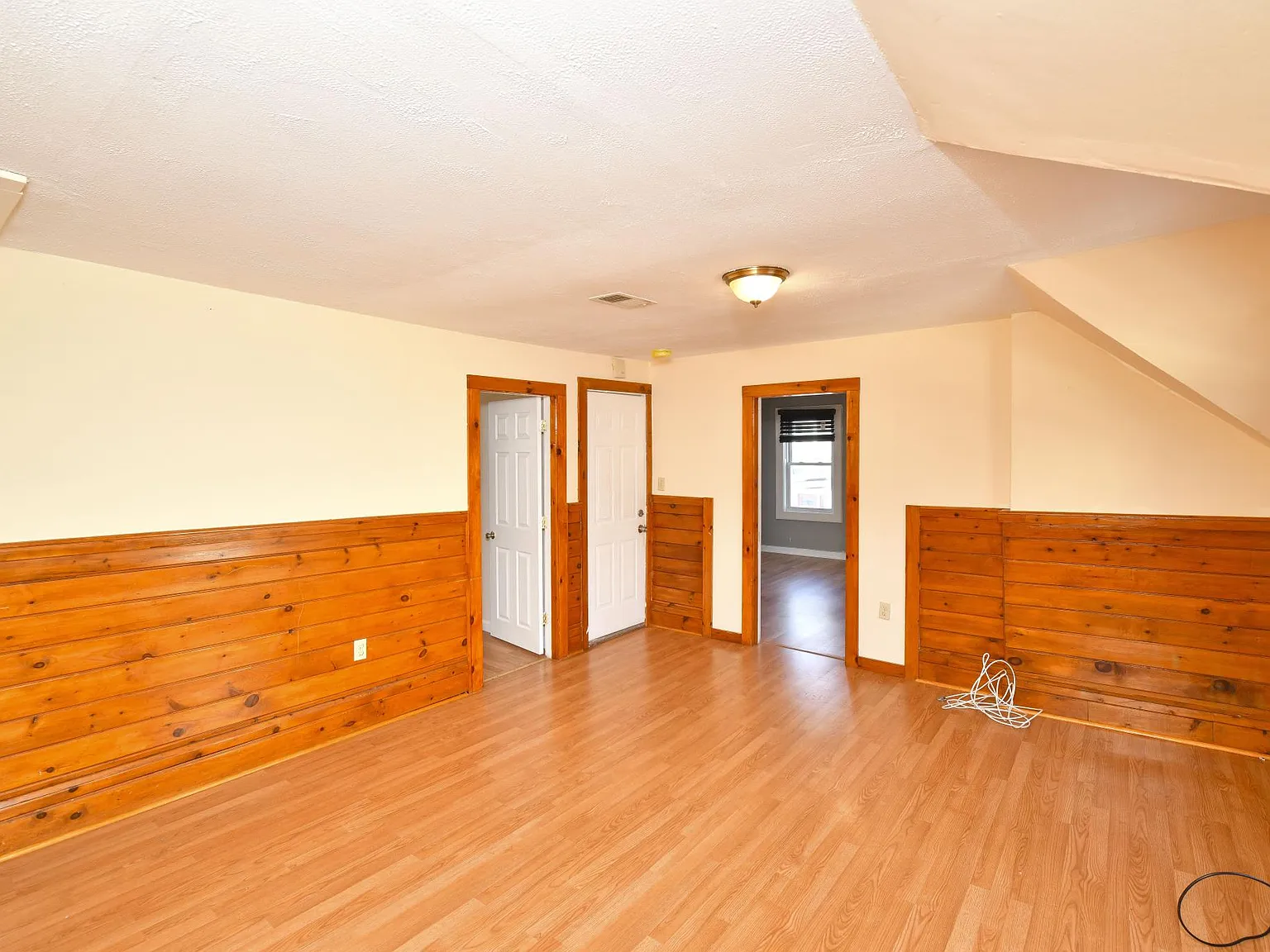 3 bed, 1217 sqft, $2,850 — Photo 3