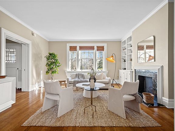 4th image of 115 Woodland Rd