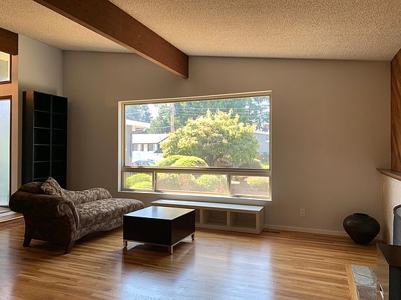 5th image of 14570 NE 4th Pl