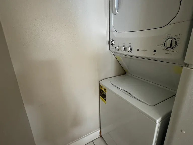 1543 Oxford St #1 — Photo 11