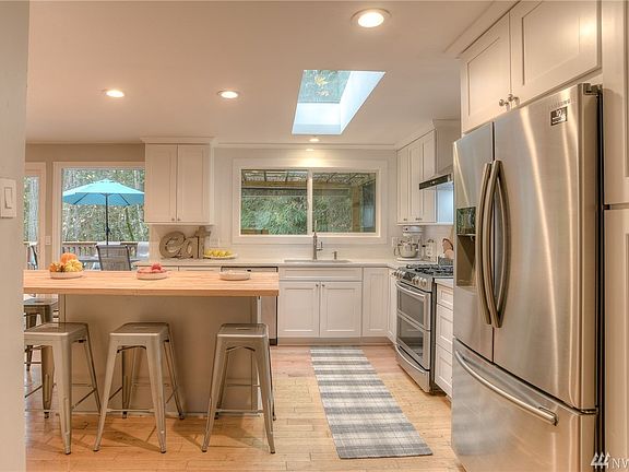 5th image of 2734 Westwood Dr NW
