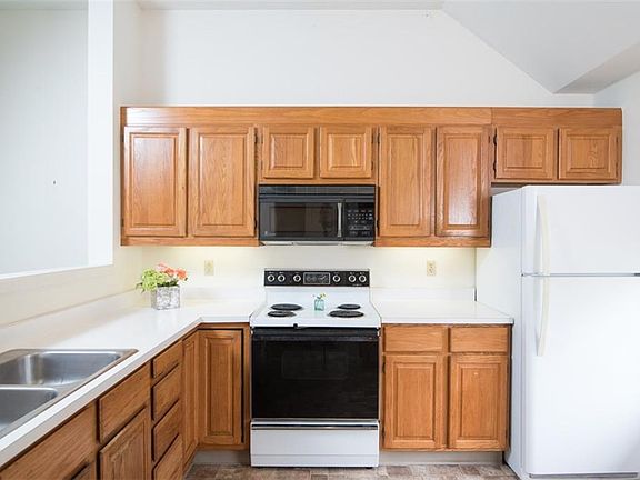 4th image of 6 Martingale Ln