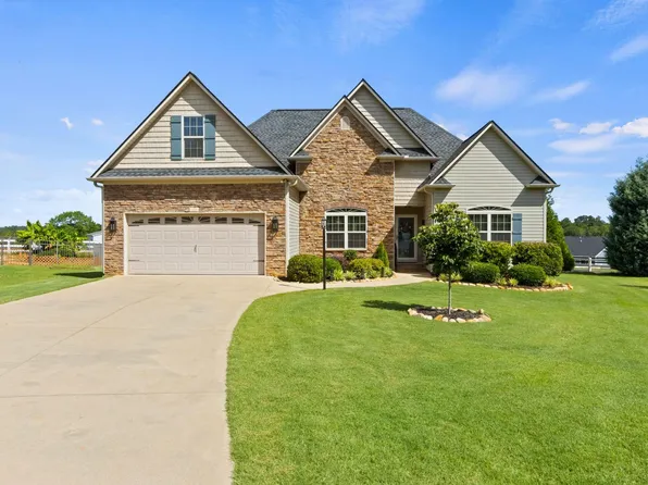 330 War Emblem Dr, Boiling Springs, SC 29316
