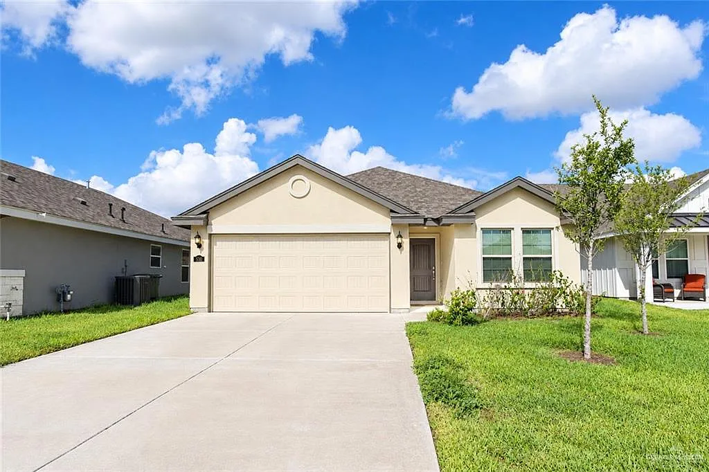 3 bed, 2.0 bath, 1386 sqft, $1,900 — Photo 1
