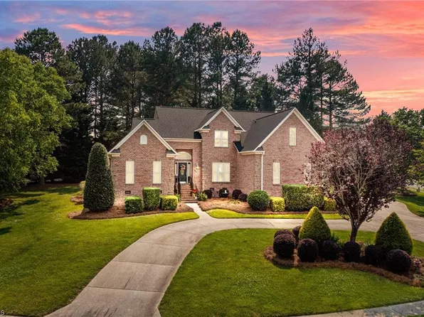 301 Gallant Cir, China Grove, NC 28023