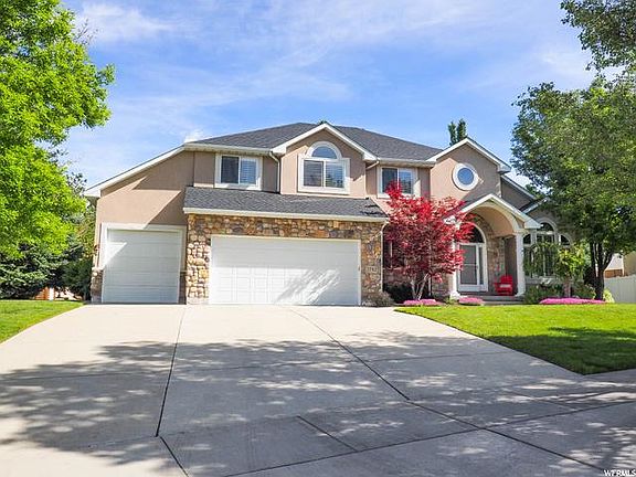 3rd image of 1743 E New River Dr