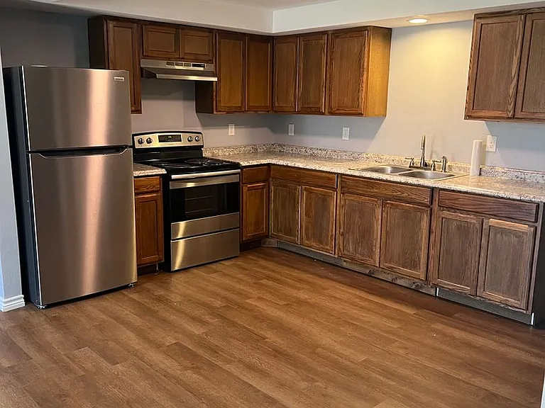 4409 Skyview Dr — Photo 10