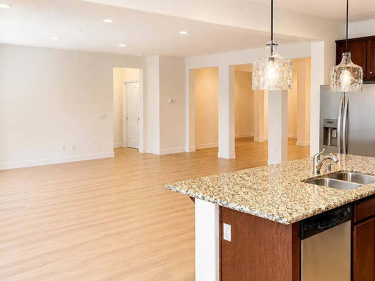 33919 Galleron St — Photo 2