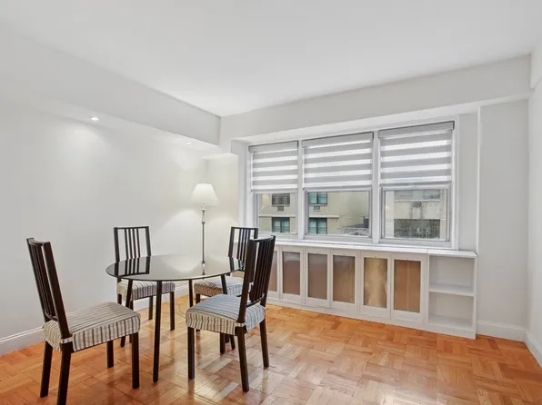 321 East 45th Street image 2 of 5