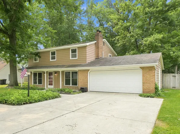 2015 Forest Valley Dr, Fort Wayne, IN 46815
