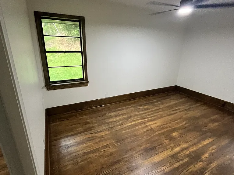 501 Devon Dr — Photo 9